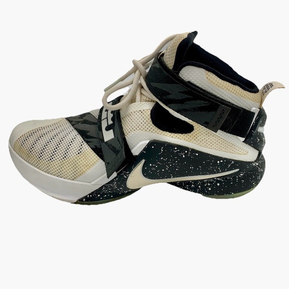 Nike Lebron Soldier IX 9‎ Basketball Shoe Men 8.5 Black & White LBJ James READ - Picture 1 of 12